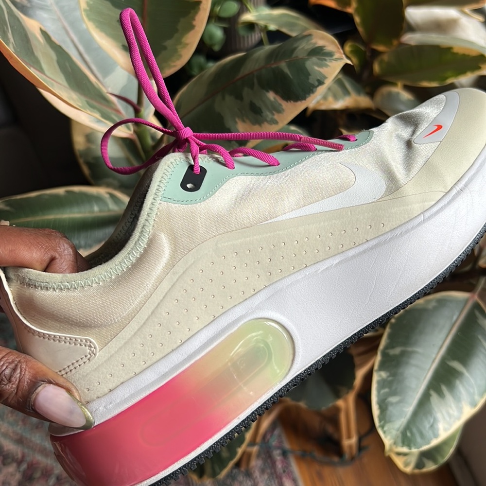 Women’s Nike Air Max Dia’s
